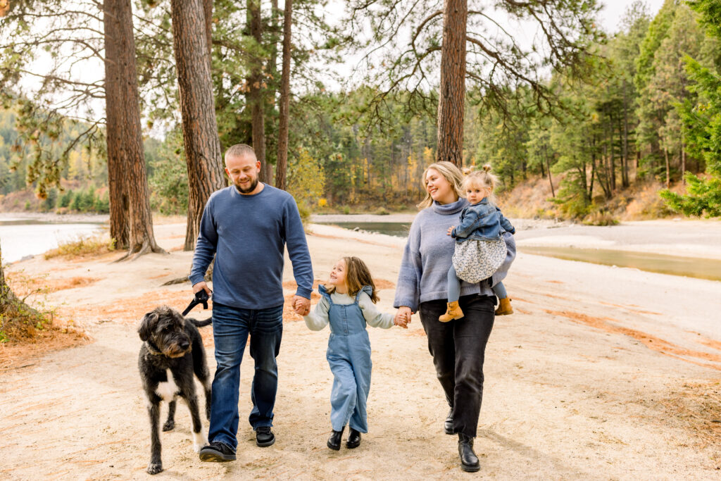 Family photography session at Lake Coeur d’Alene by Timber and Tide Photography